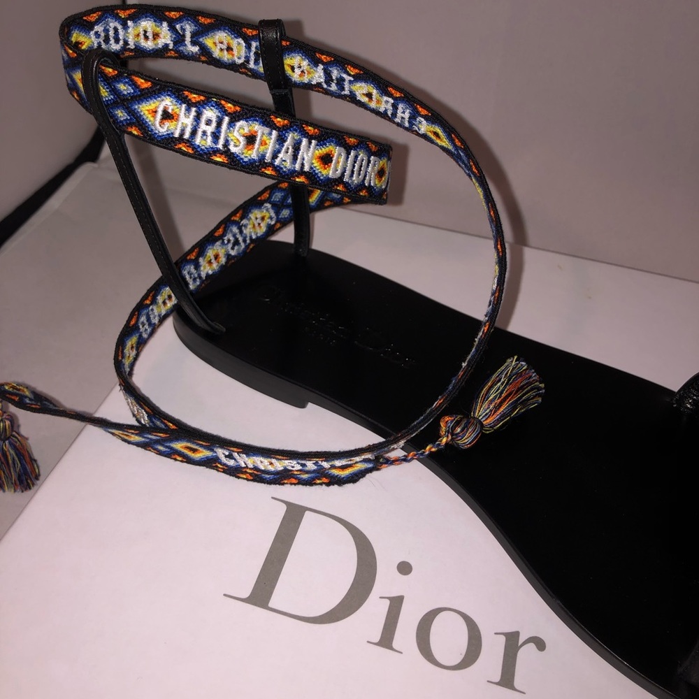 Ja’dior it sandals